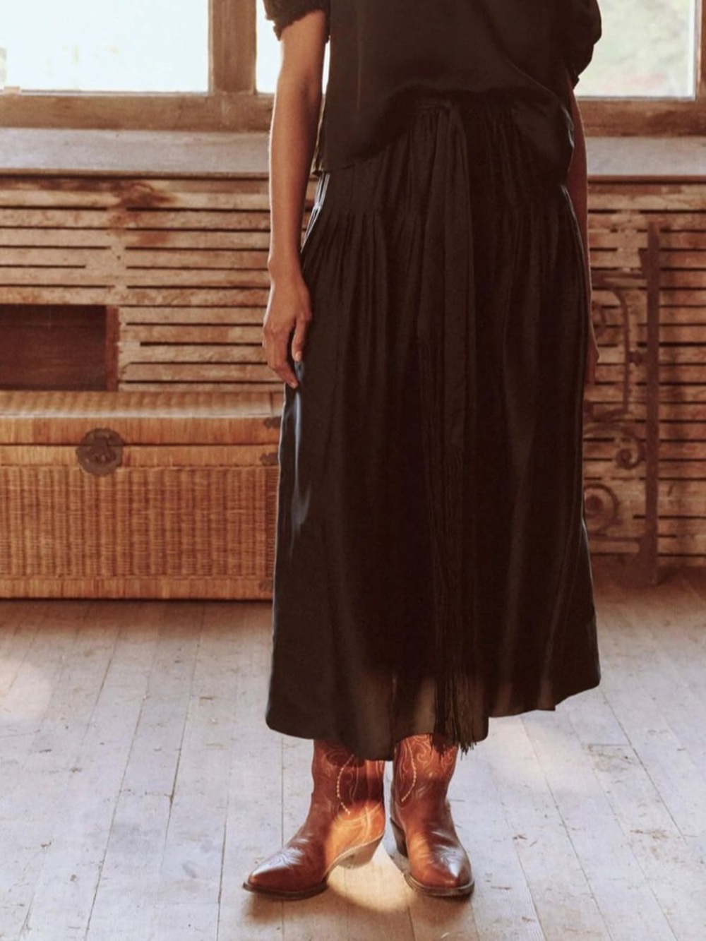 THE GREAT. The Highland Skirt in Black Silky Fabric w/Long Fringed Belt